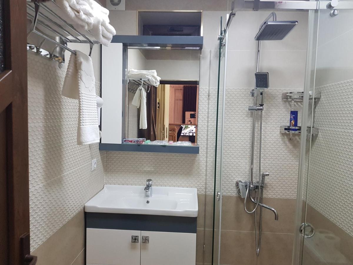 Hotel Sharq Doesjanbe Buitenkant foto