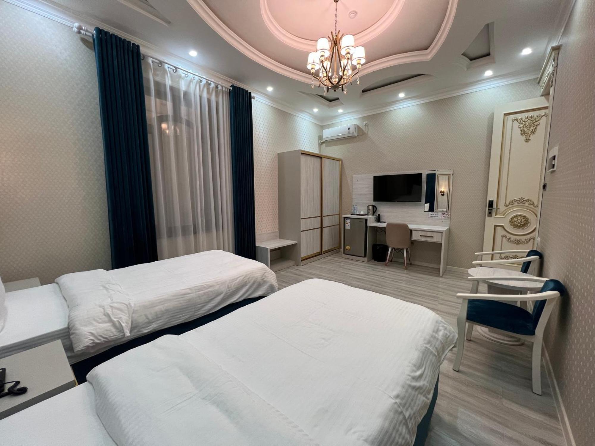 Hotel Sharq Doesjanbe Buitenkant foto