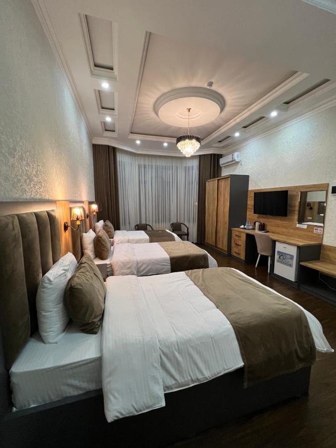 Hotel Sharq Doesjanbe Buitenkant foto