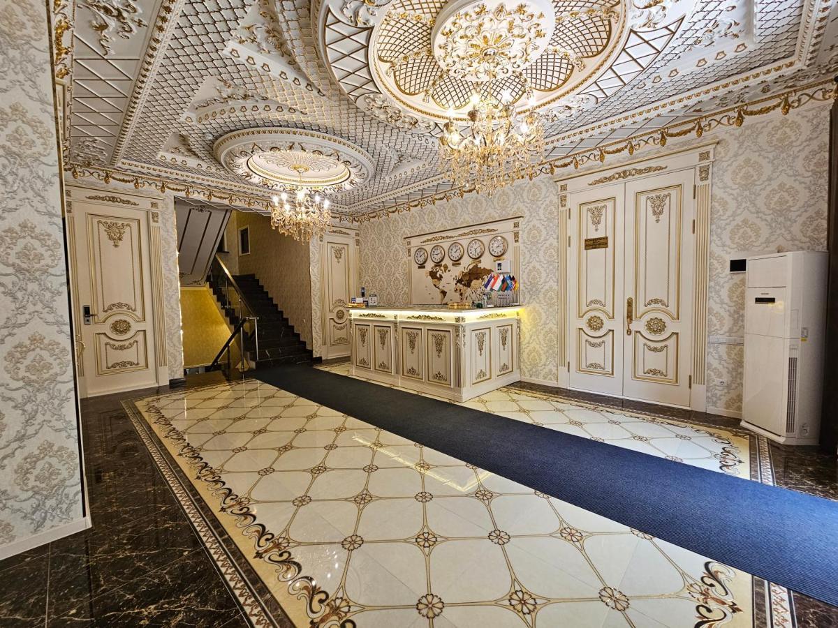 Hotel Sharq Doesjanbe Buitenkant foto