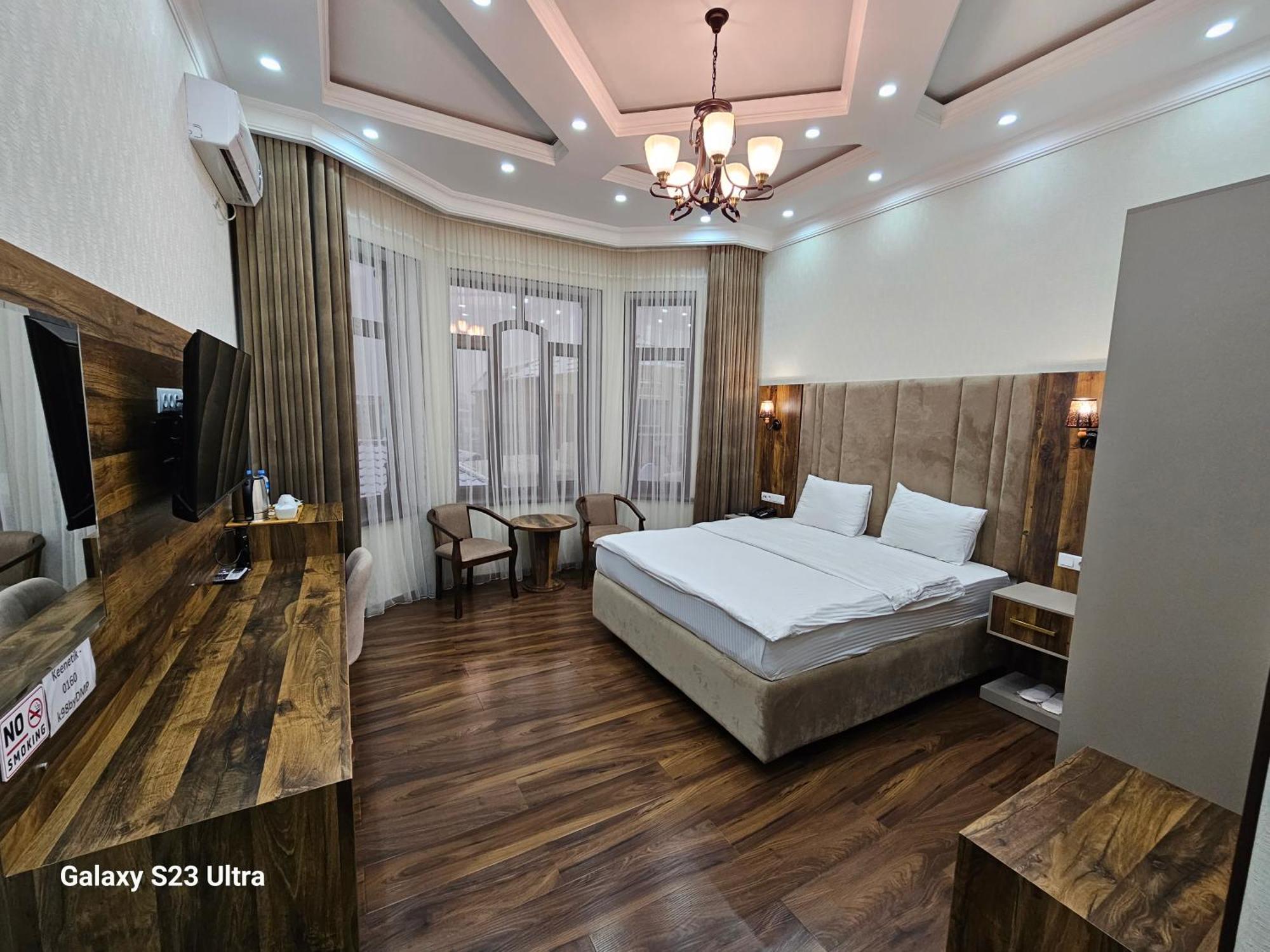 Hotel Sharq Doesjanbe Buitenkant foto