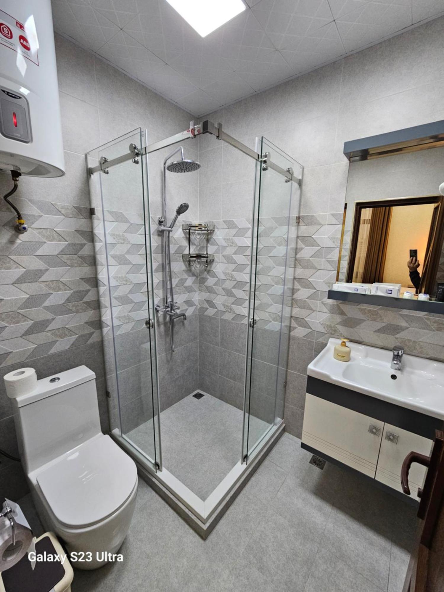 Hotel Sharq Doesjanbe Buitenkant foto