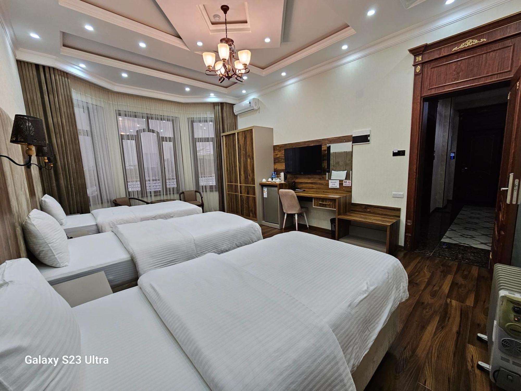 Hotel Sharq Doesjanbe Buitenkant foto