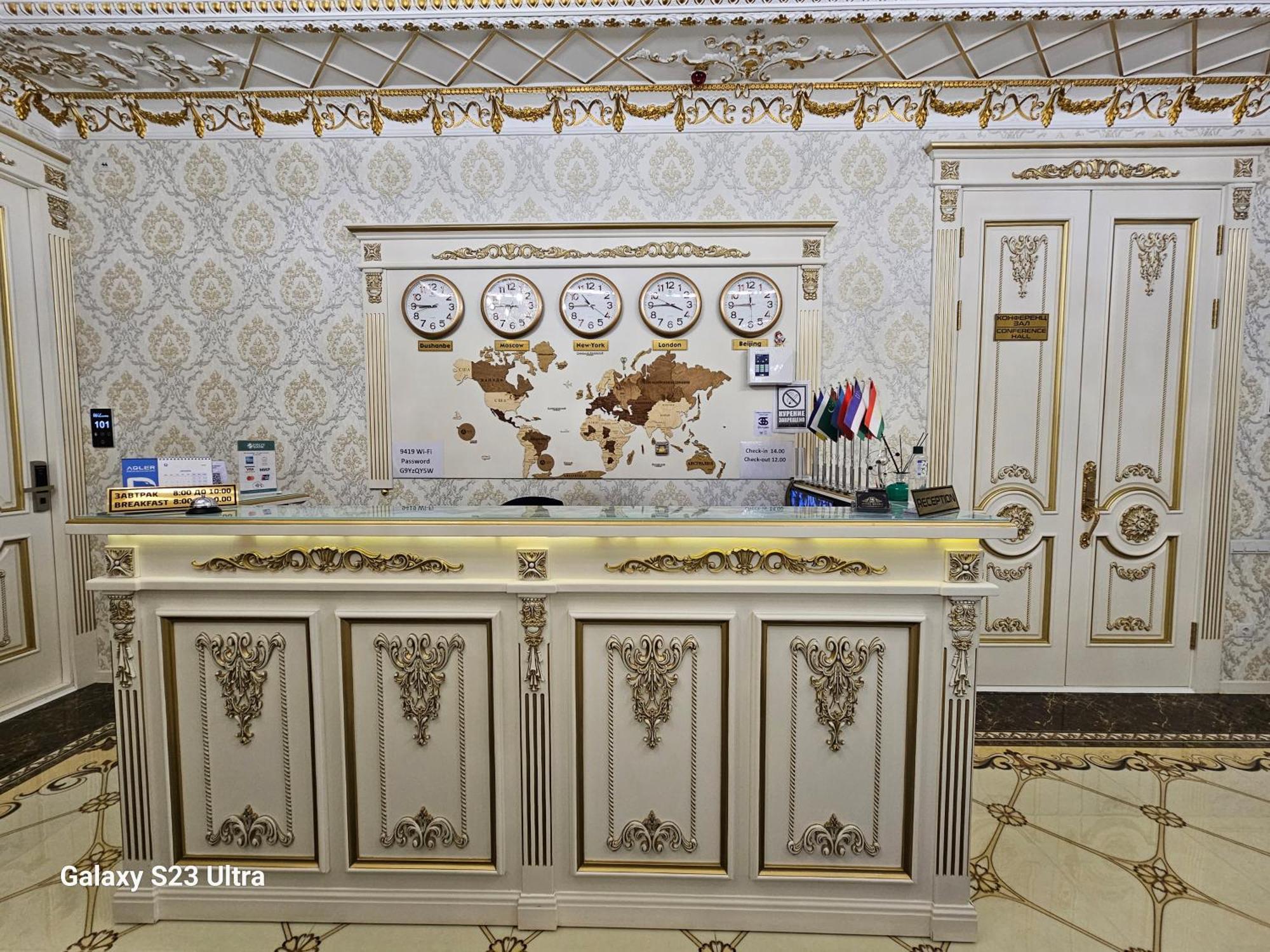 Hotel Sharq Doesjanbe Buitenkant foto