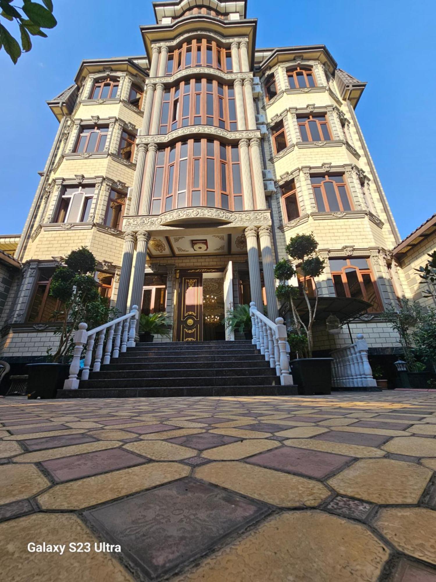 Hotel Sharq Doesjanbe Buitenkant foto