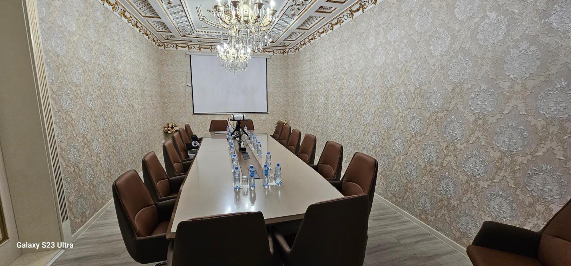 Hotel Sharq Doesjanbe Buitenkant foto