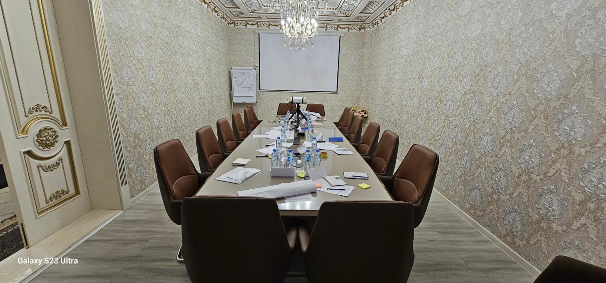 Hotel Sharq Doesjanbe Buitenkant foto