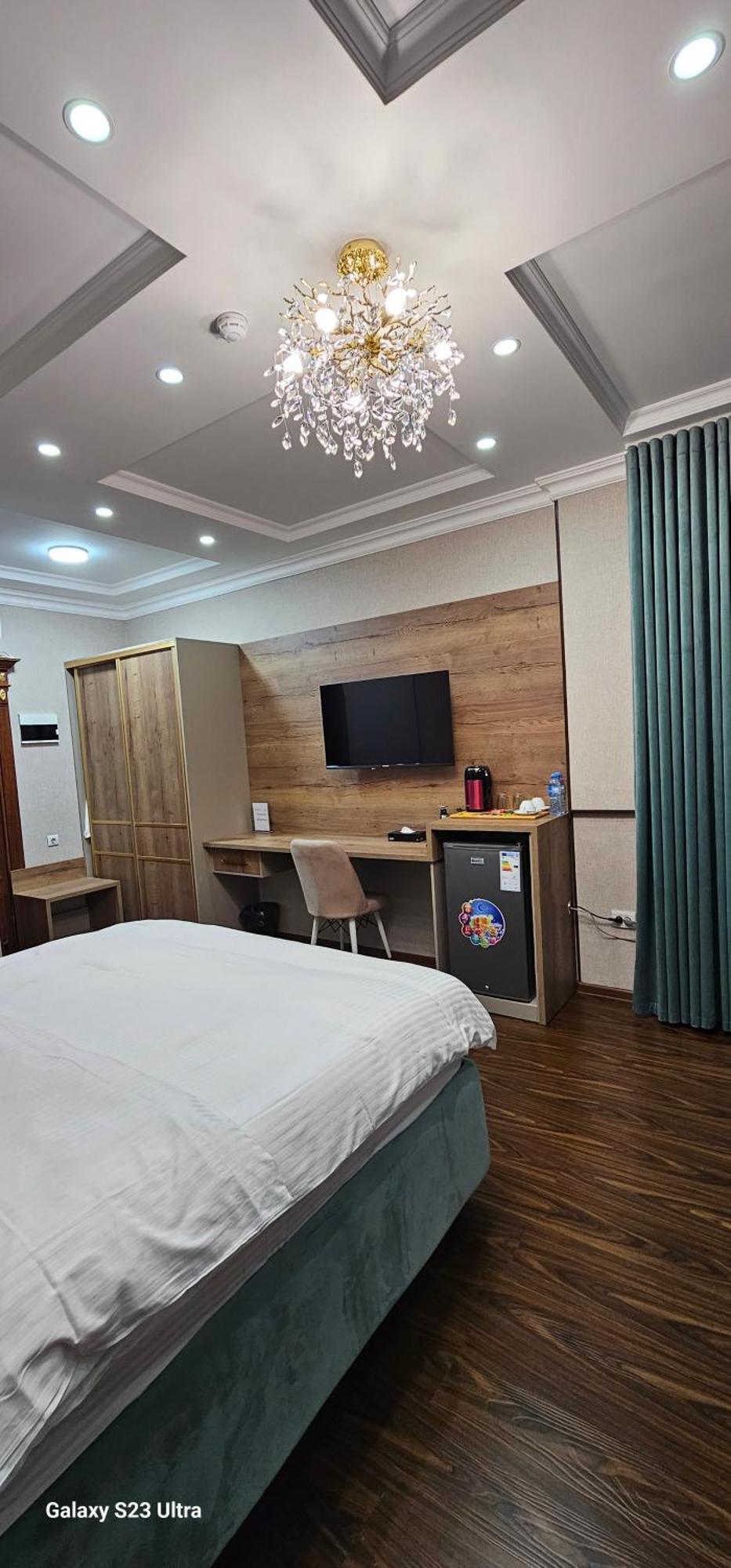 Hotel Sharq Doesjanbe Buitenkant foto