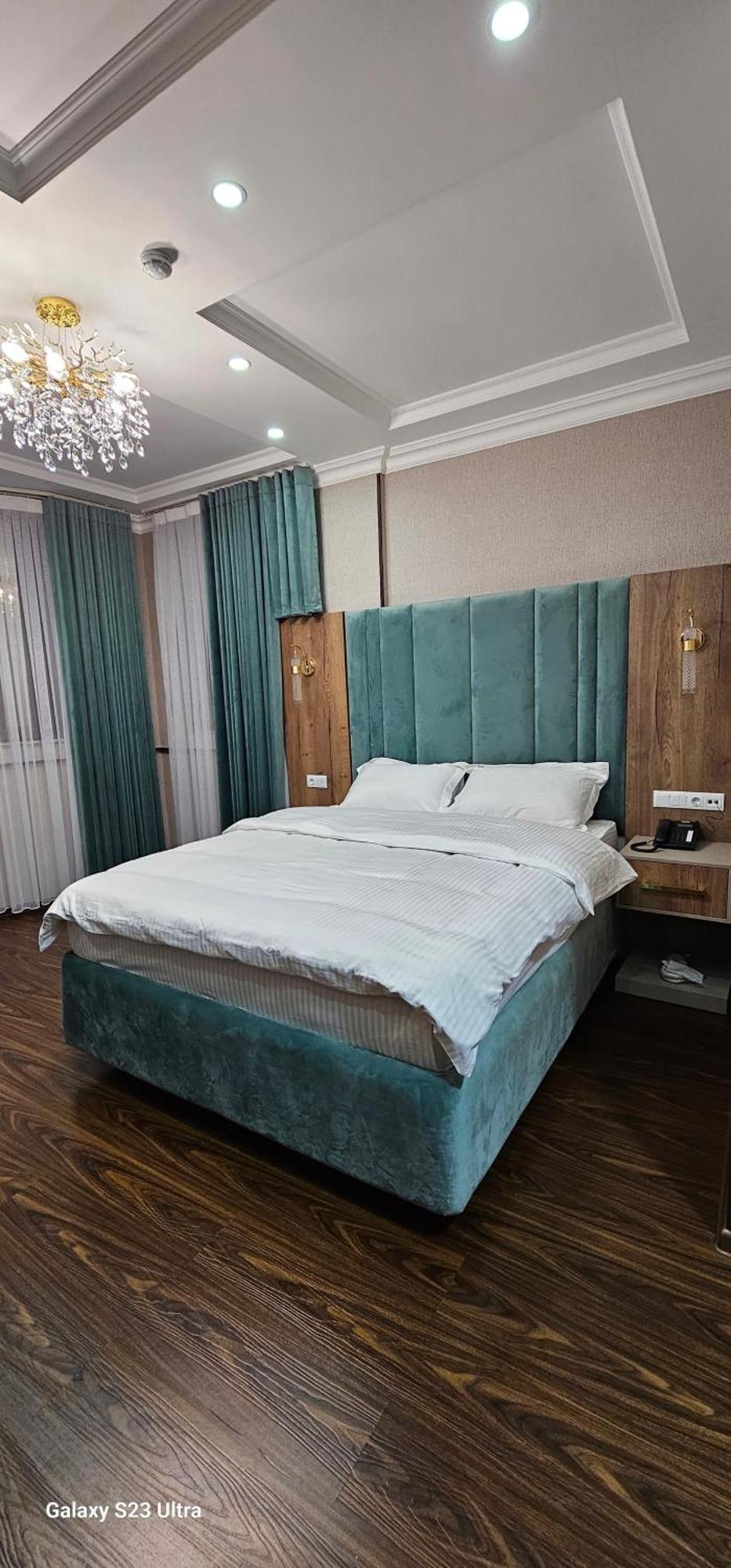 Hotel Sharq Doesjanbe Buitenkant foto